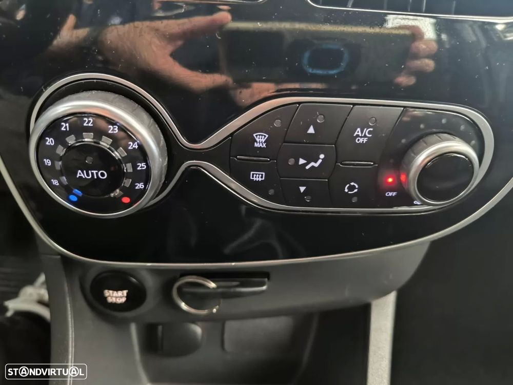 Renault Clio - 17