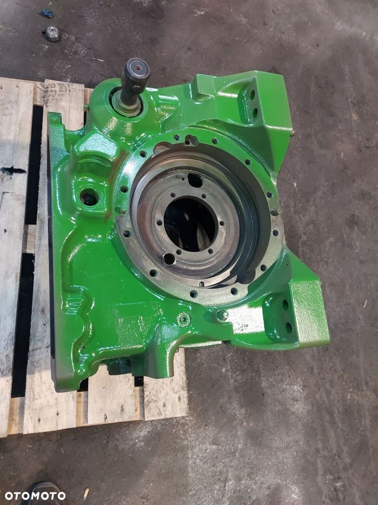 OBUDOWA MOST TYŁ R151320 R129569 JOHN DEERE 6910 2000R - 2