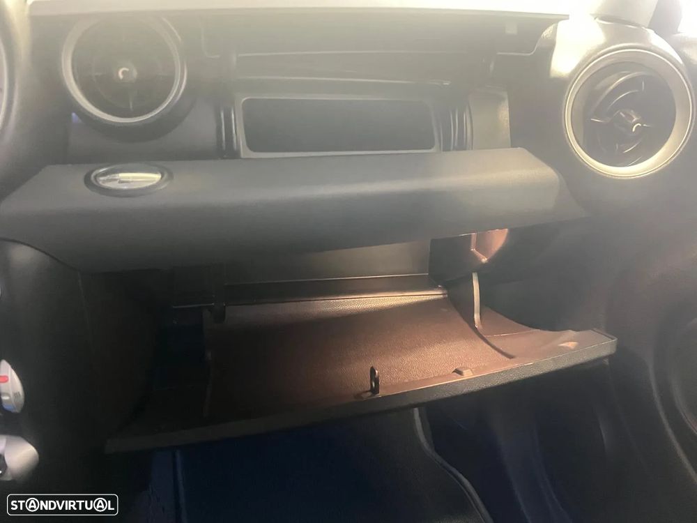 MINI 3 Portas One D - 10