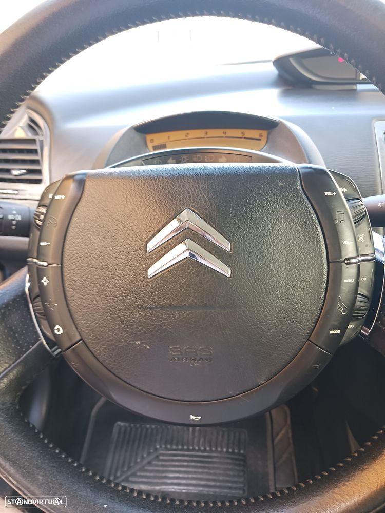 Citroën C4 1.6 HDi 110 Exclusive - 24
