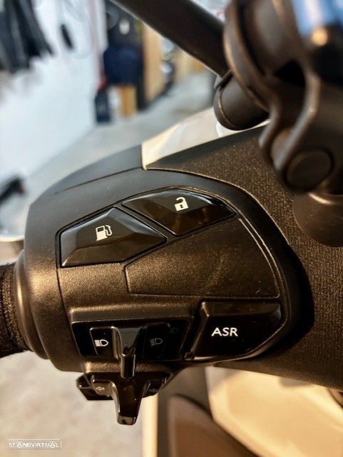 Piaggio Beverly 300 HPE - 8