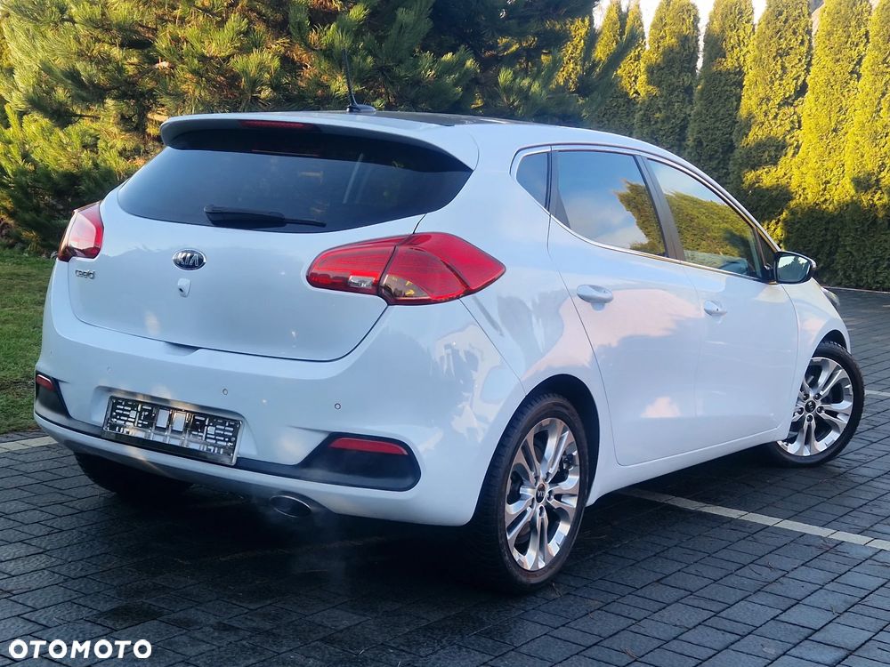Kia Ceed - 12