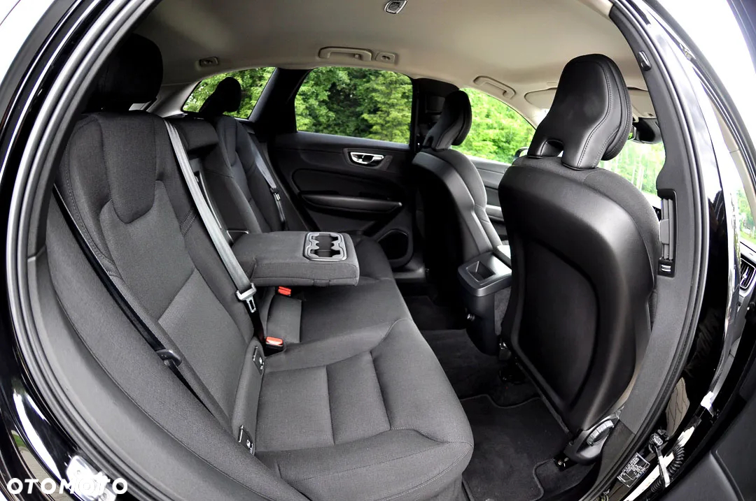 Volvo XC 60 T4 Momentum - 16