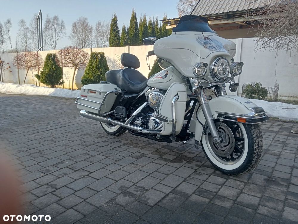 Harley-Davidson FLHT Electra Glide Standard - 22