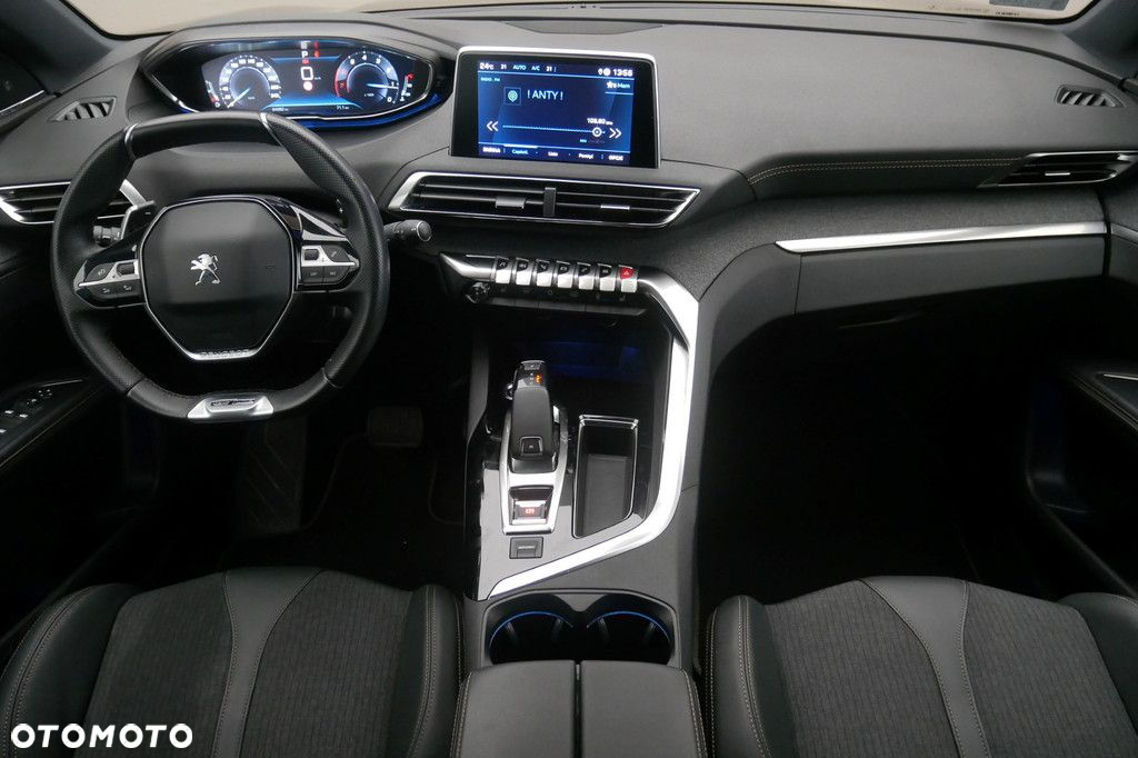 Peugeot 5008 - 8