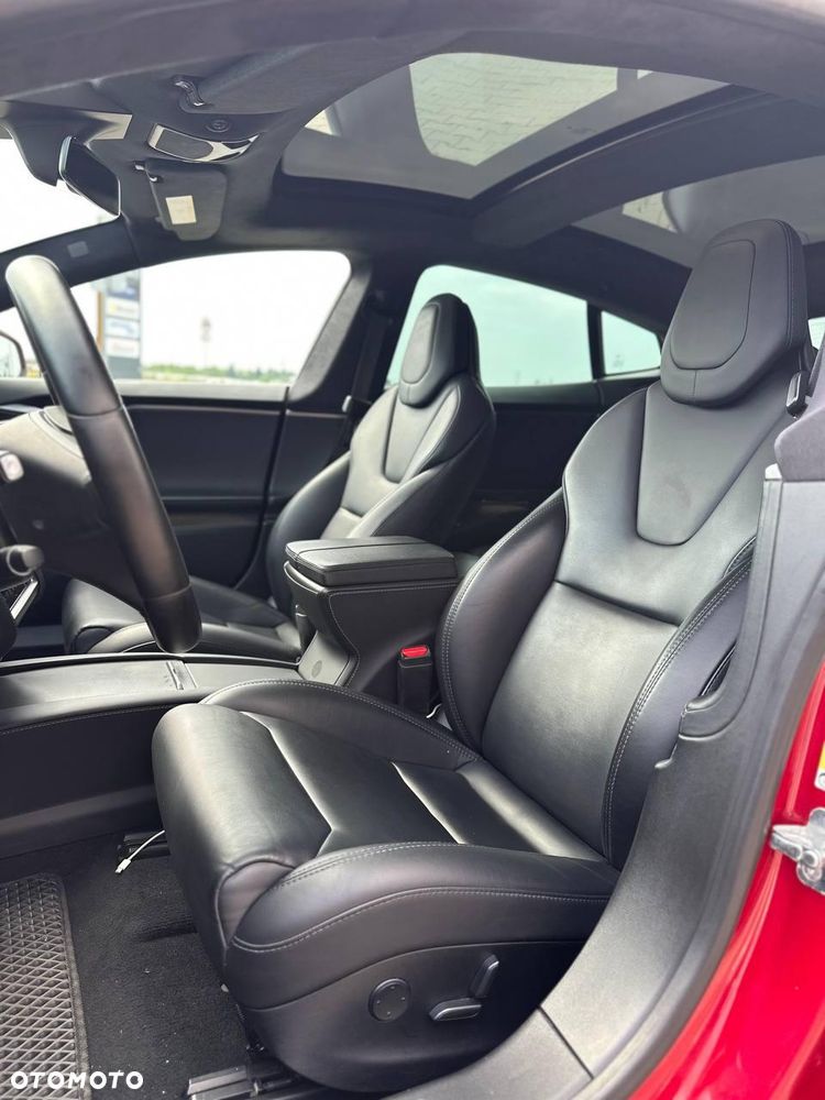 Tesla Model S - 20