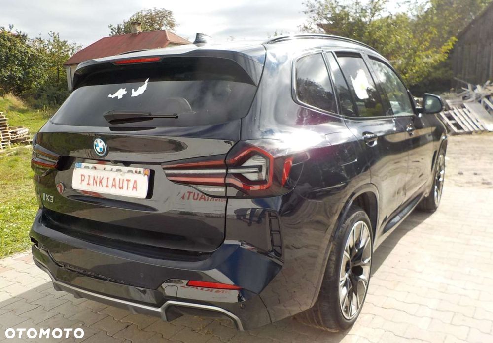 BMW iX3 - 13