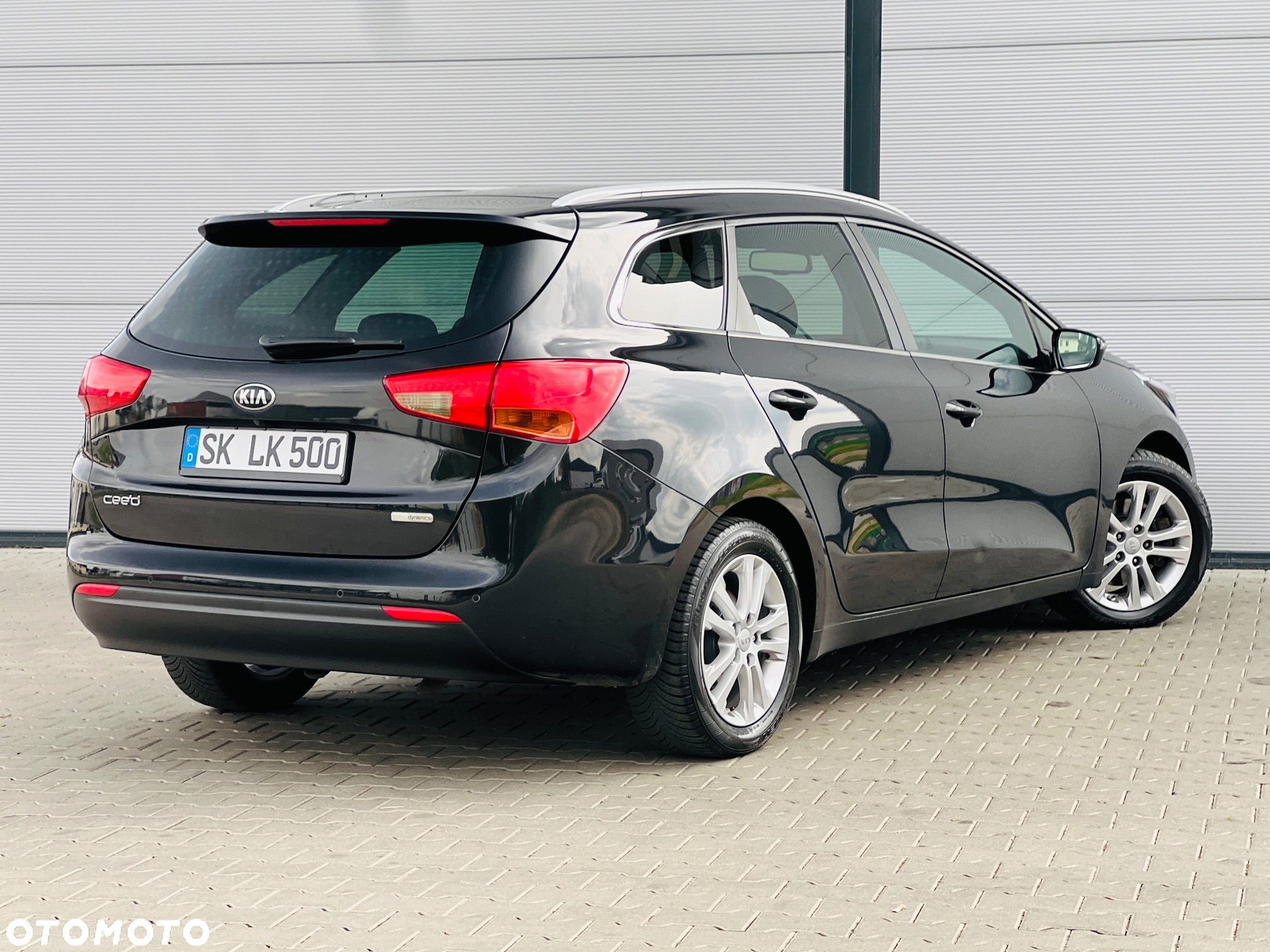 Kia Ceed 1.6 CRDi 128 ISG SW Platinum Edition - 25