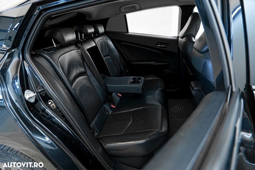 Toyota Prius 1.8 HSD Exclusive Plus - 14