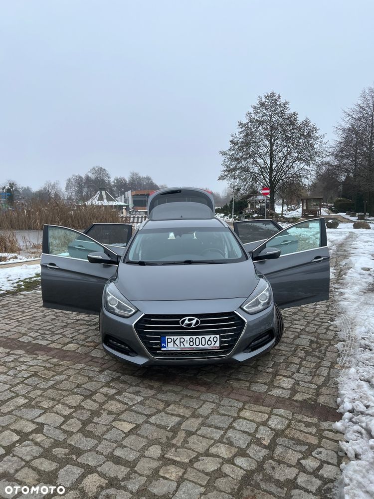 Hyundai i40 Kombi blue 1.7 CRDi DCT Premium - 4