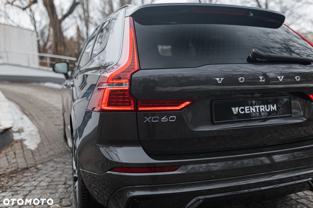 Volvo XC 60 B4 D AWD Plus Dark - 10