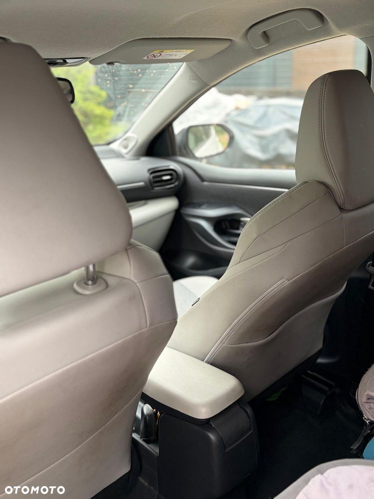 Toyota Yaris Hybrid 1.5 Executive - 10