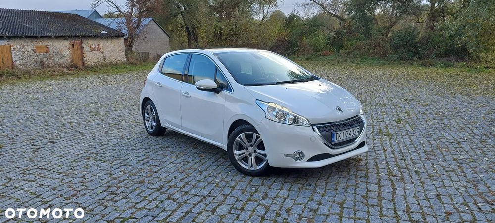 Peugeot 208 - 10