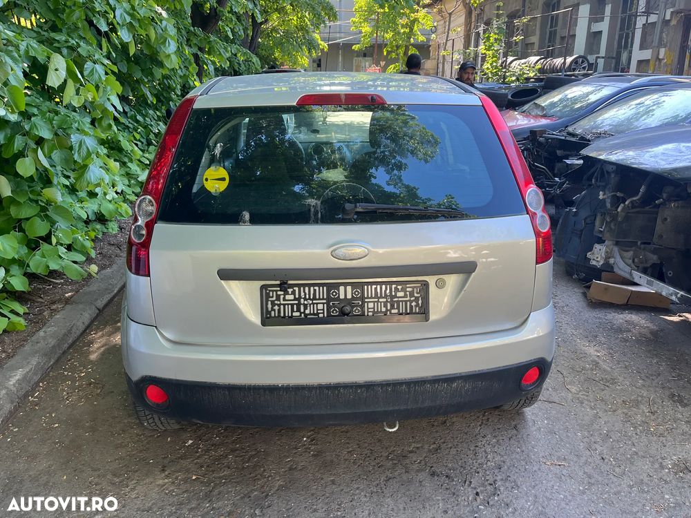 Dezmembrez Ford Fiesta MK5 facelift 2007 gri argintiu 1,4 TDCI 50KW cod culoare 62 - 6