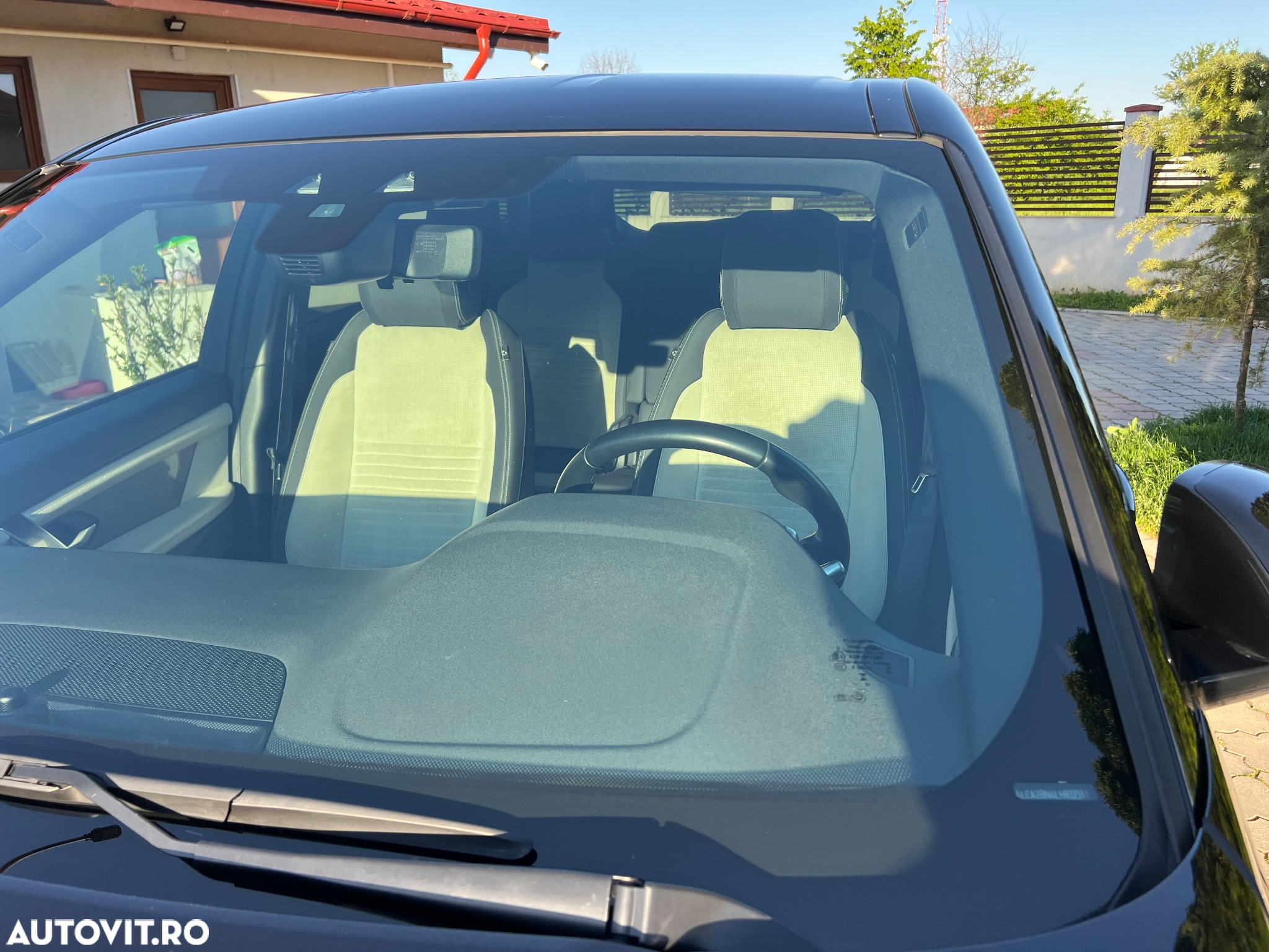 Land Rover Discovery Sport 2.0 D180 R-Dynamic MHEV SE - 32