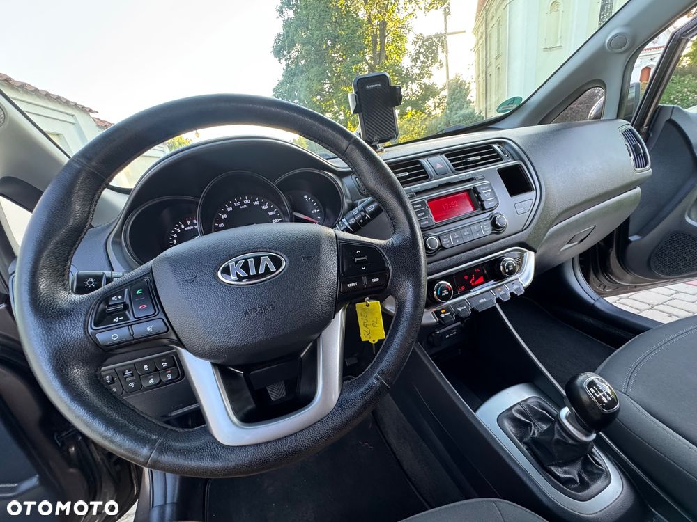 Kia Rio - 20