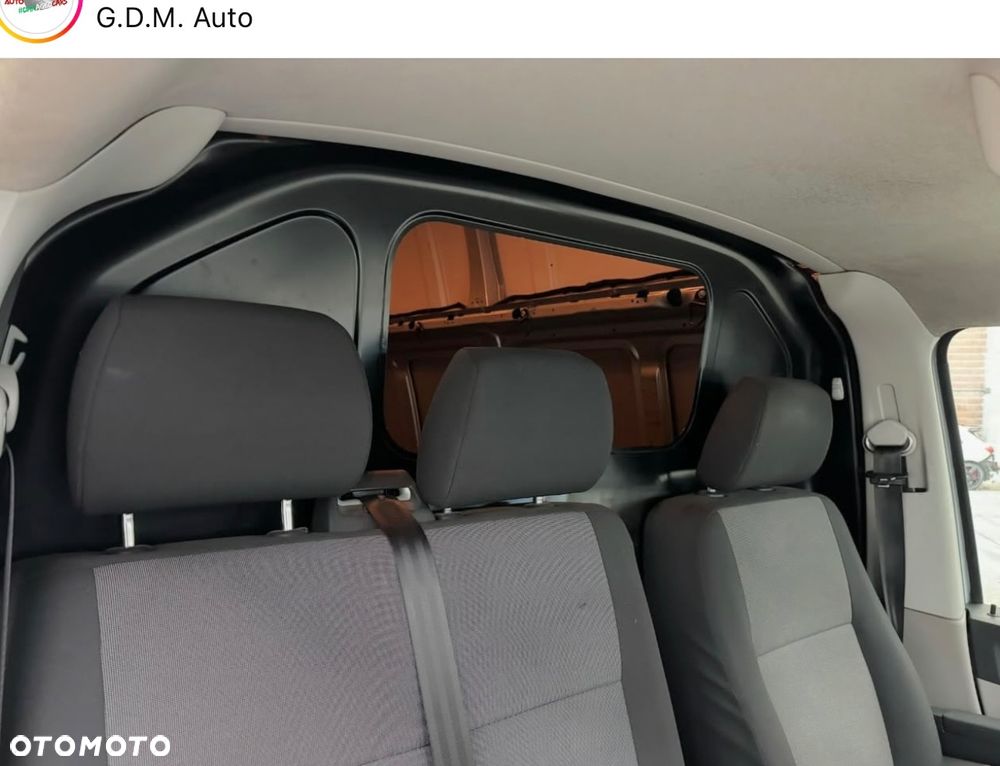 Volkswagen Transporter - 12