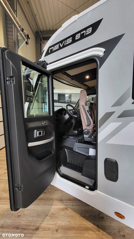 McLOUIS Nevis 879 - 5 osobowy - 9