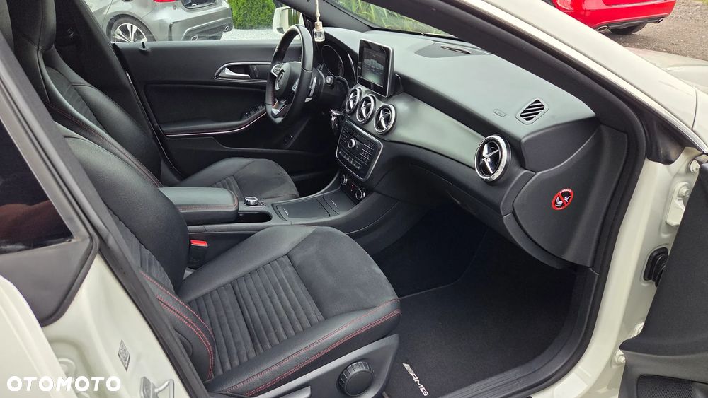 Mercedes-Benz CLA 180 7G-DCT AMG Line - 29