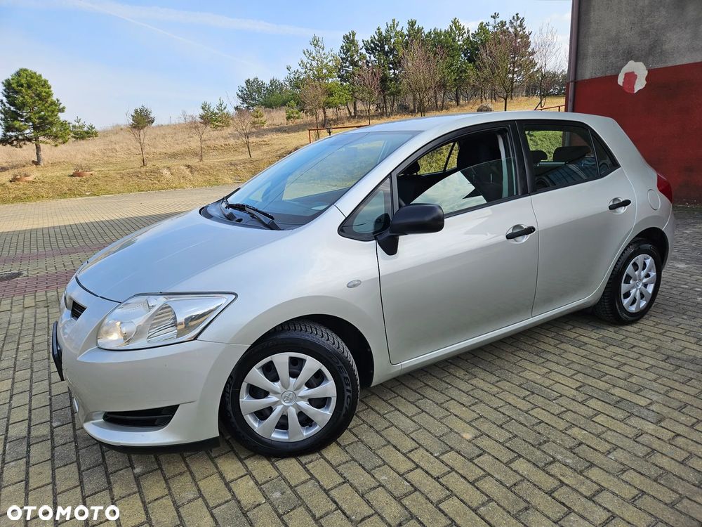 Toyota Auris 1.33 VVT-i Luna - 2