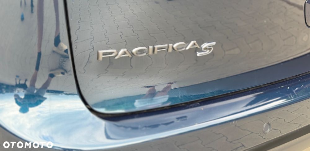 Chrysler Pacifica - 10