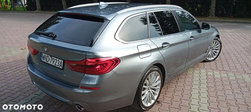 BMW Seria 5 520d Sport Line - 4