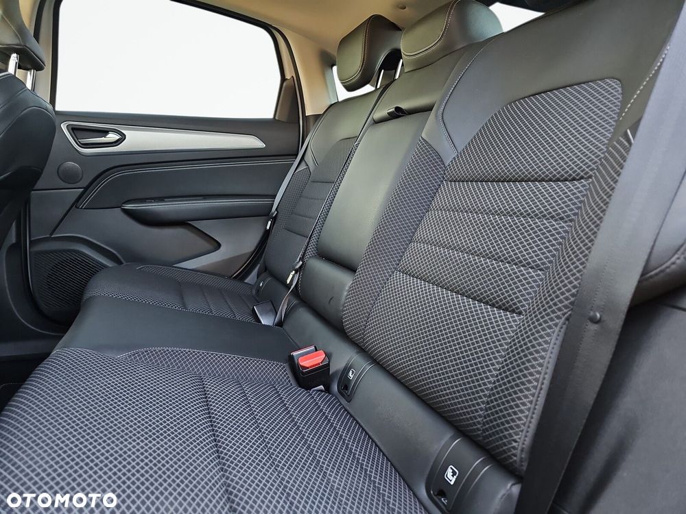 Renault Arkana 1.6 E-TECH Intens MMT - 12