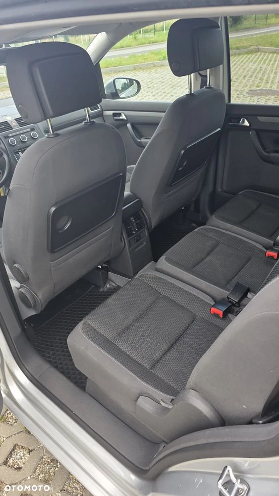 Volkswagen Touran 1.6 TDI DPF BlueMot Comfortline - 11