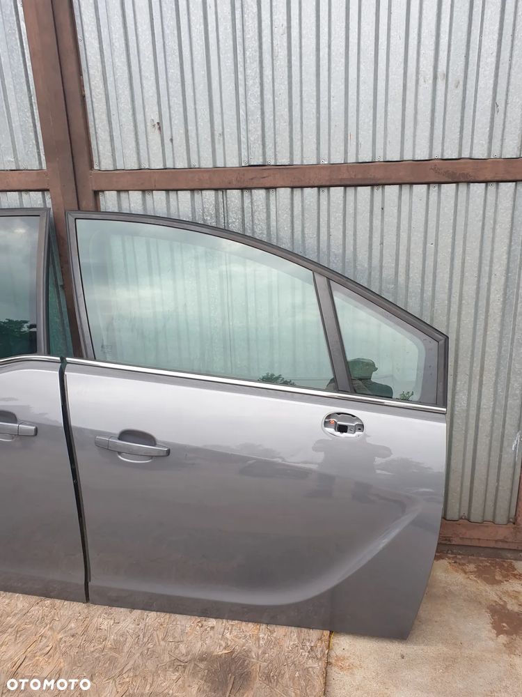 Drzwi Prawy Przód Przednie Opel Meriva B 2014r Kolor Z195 - 1