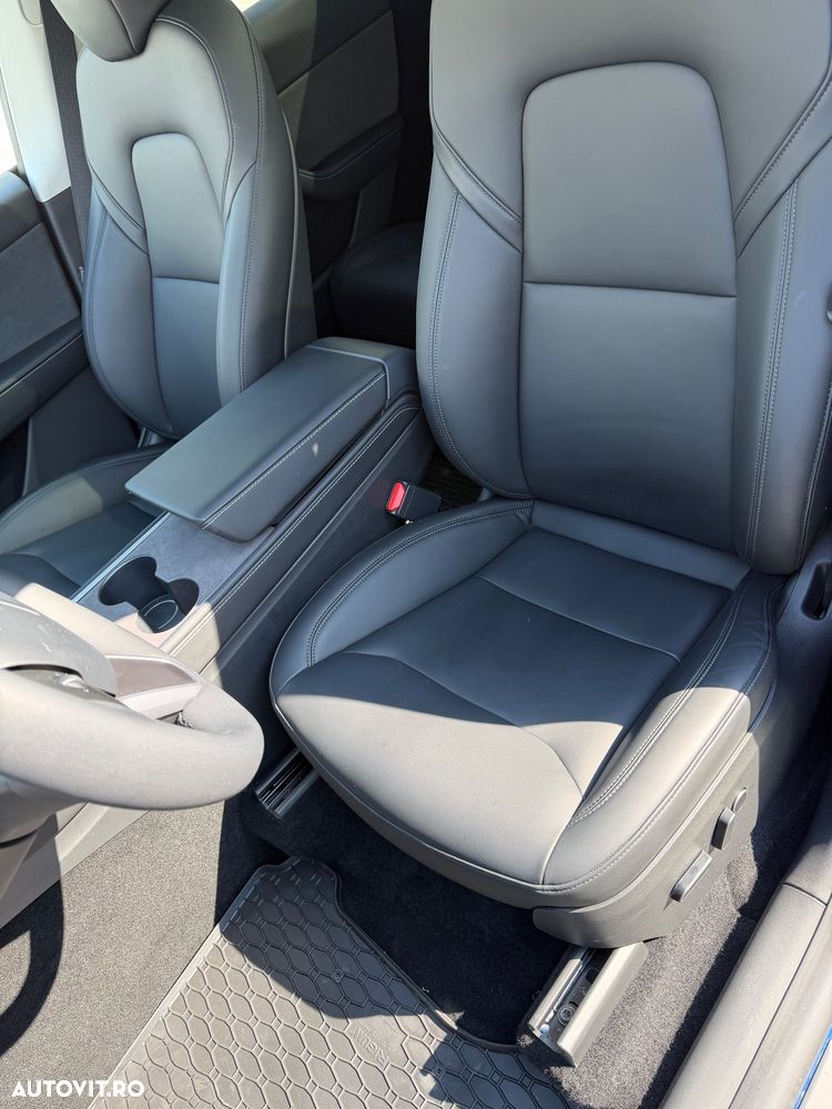 Tesla Model Y Long Range Dual Motor AWD - 5