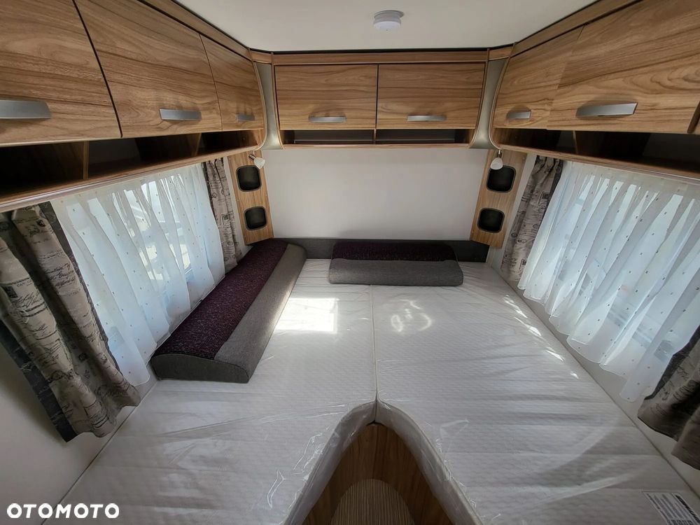 Hymer-Eriba Nova Light 442 - 10