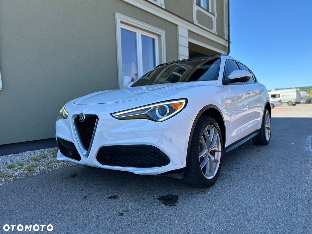 Alfa Romeo Stelvio 2.0 Turbo 16V AT8-Q4 Veloce Ti - 2