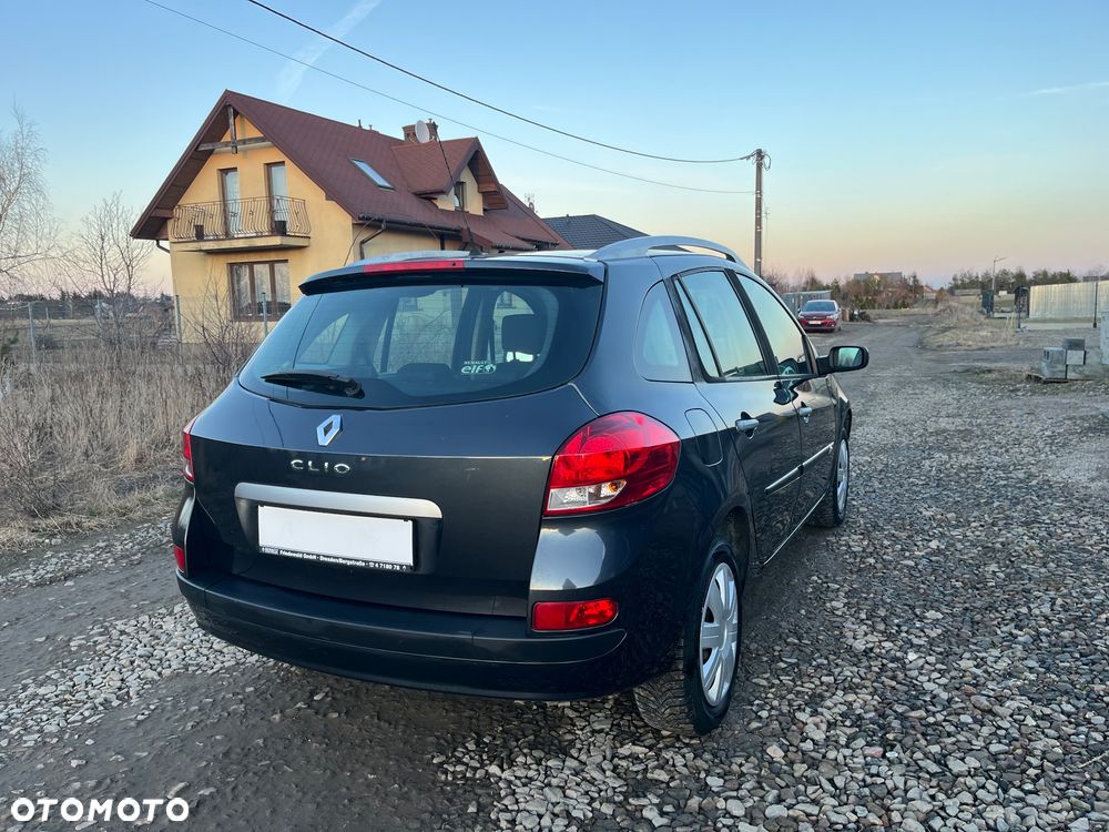 Renault Clio - 17