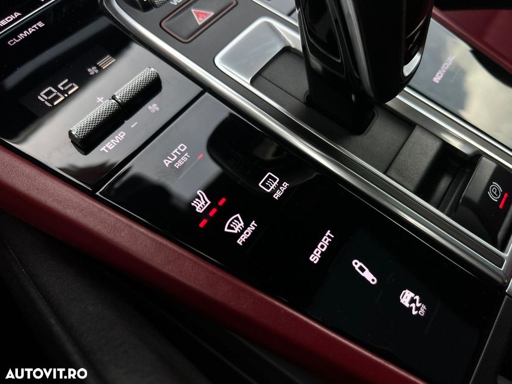 Porsche Cayenne - 28