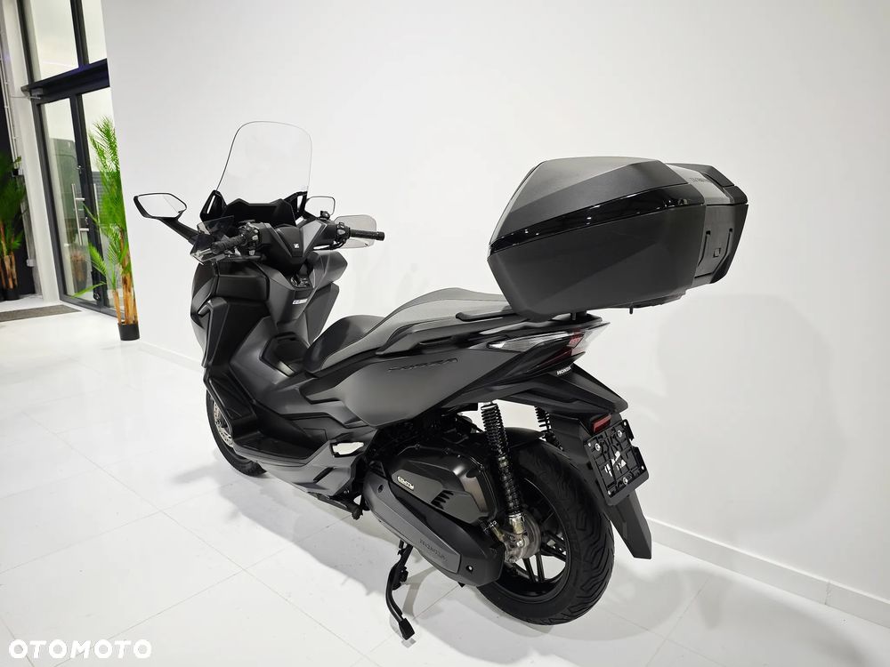 Honda NSS - 11