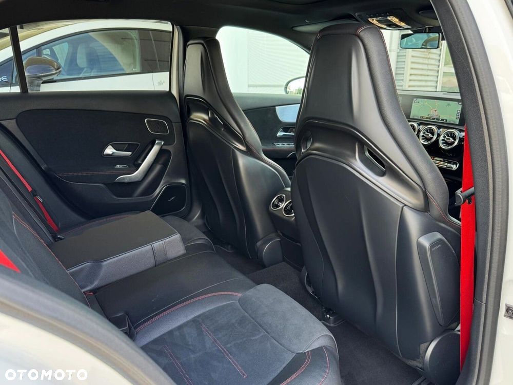 Mercedes-Benz Klasa A 35 AMG 4-Matic 7G-DCT - 7