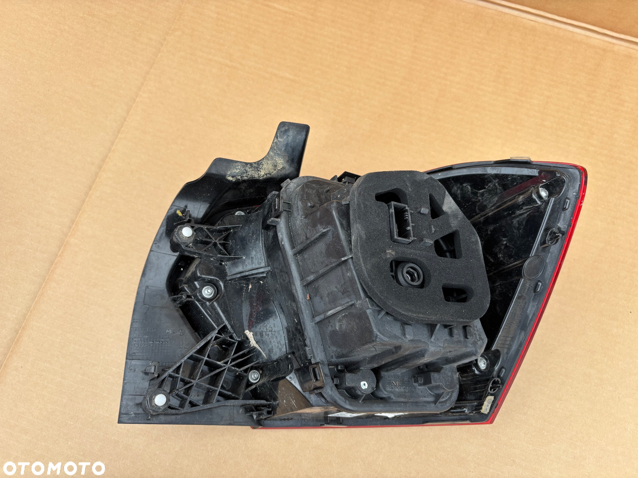 Lampa tylna Polo 2g0 - 4