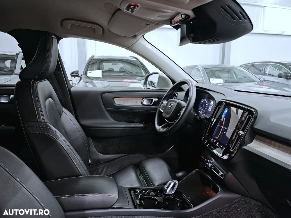 Volvo XC 40 T2 AT8 Momentum - 23