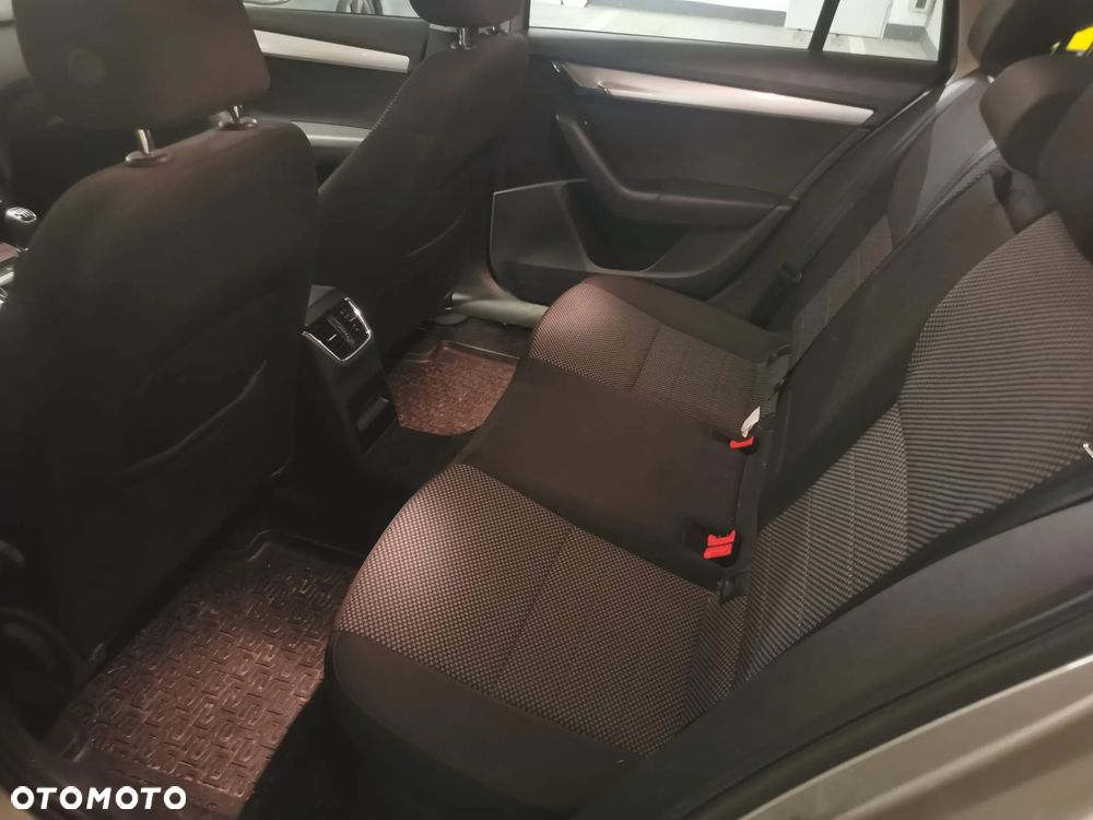 Skoda Octavia 1.4 TSI Ambition - 5