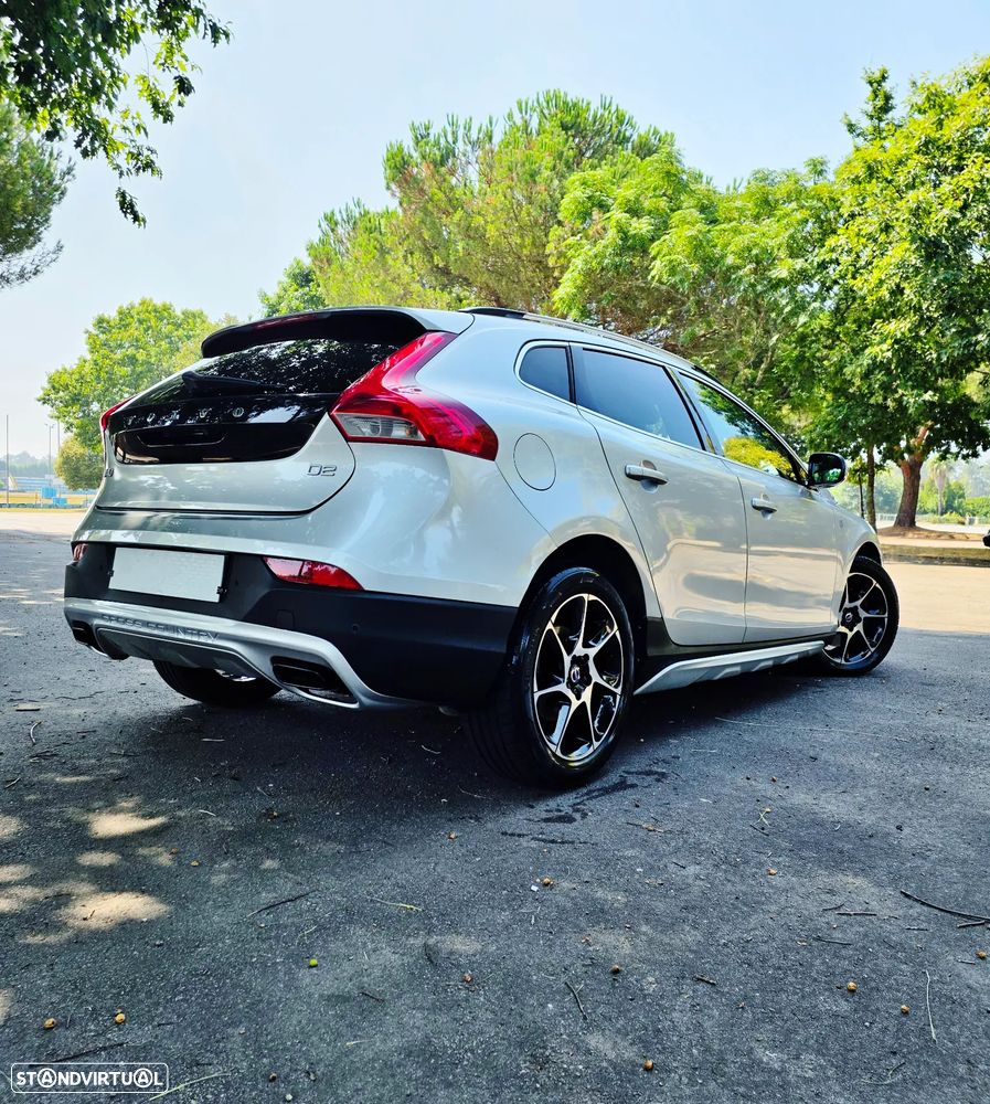 Volvo V40 2.0 D2 Volvo Ocean Race Geartronic - 24