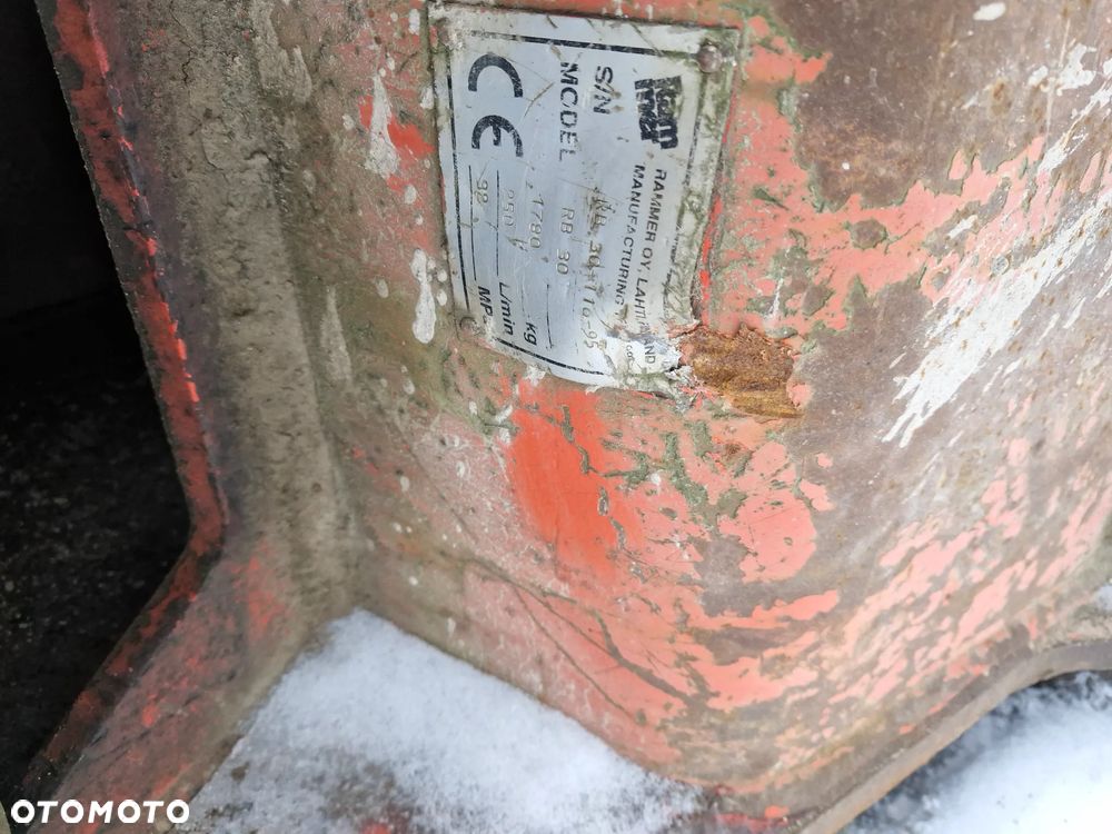 Caterpillar 319D - 17