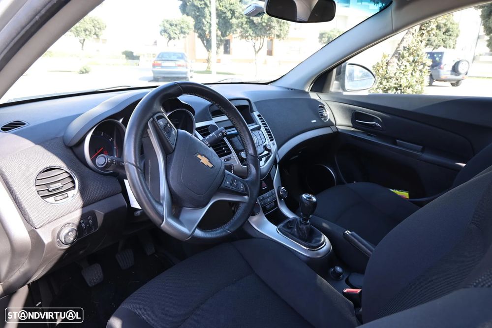 Chevrolet Cruze 1.6 LT - 11