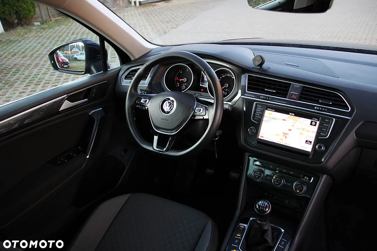 Volkswagen Tiguan ver-2-0-tdi-scr-4motion-bluemotion-tech-comfortline - 23