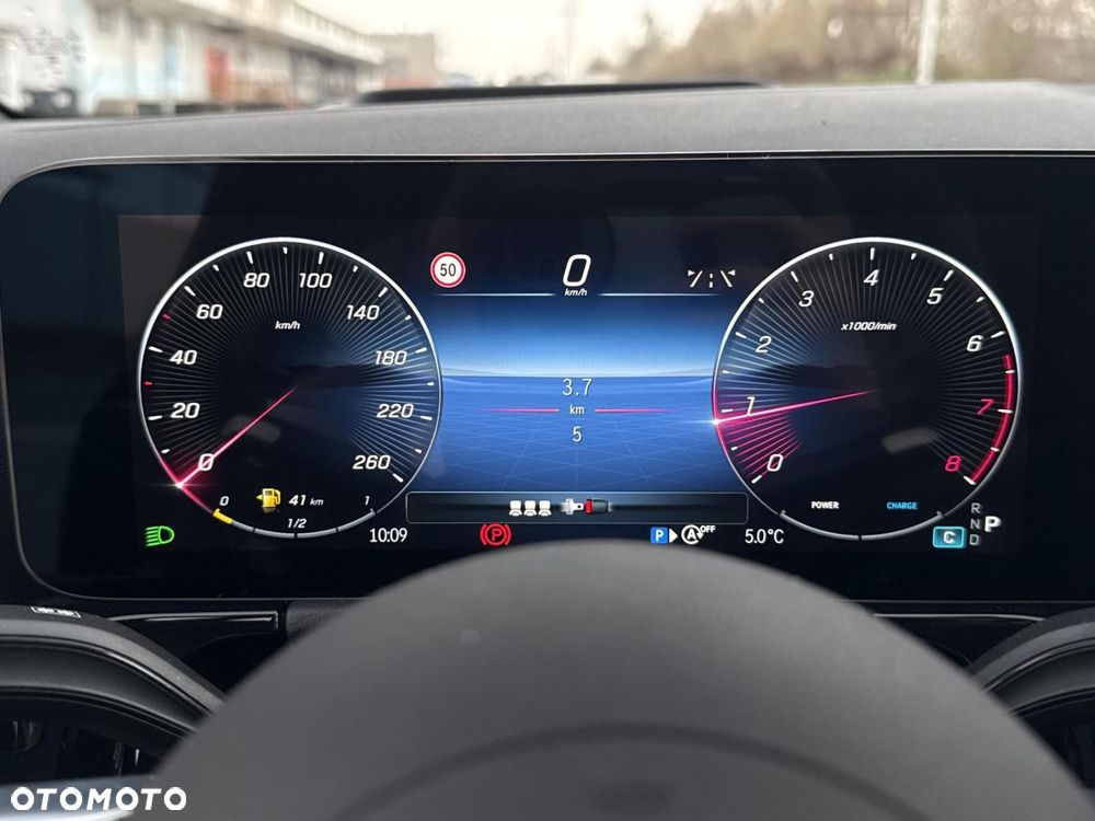 Mercedes-Benz GLA - 14