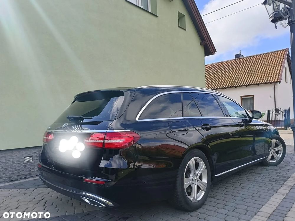 Mercedes-Benz Klasa E 220 d 9G-TRONIC - 2