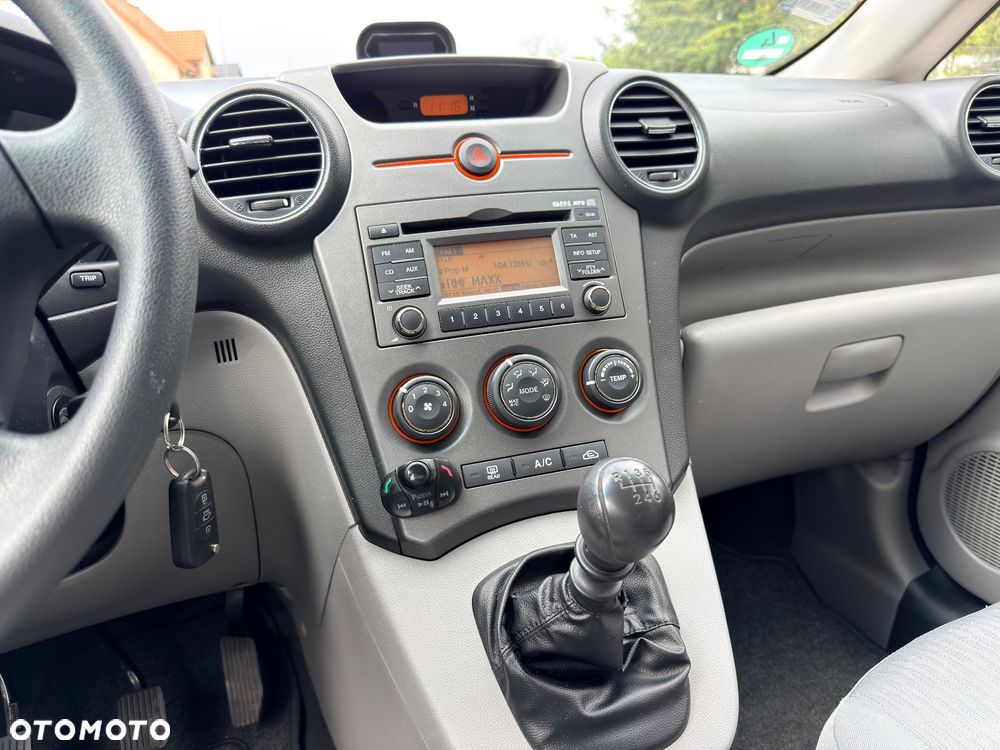 Kia Carens 1.7 CRDi 115 Fifa World Cup Edition - 34