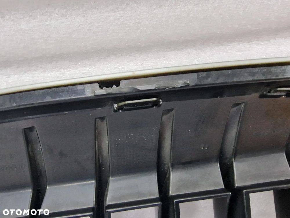 BMW X1 F48 M-PAKIET 15- PRAWA NERKA / ATRAPA / GRILL PRZEDNI PRZÓD CZARNY BLACK , NR 7383364 / 186675-10 , NR AUKCJI GL188/2 - 10