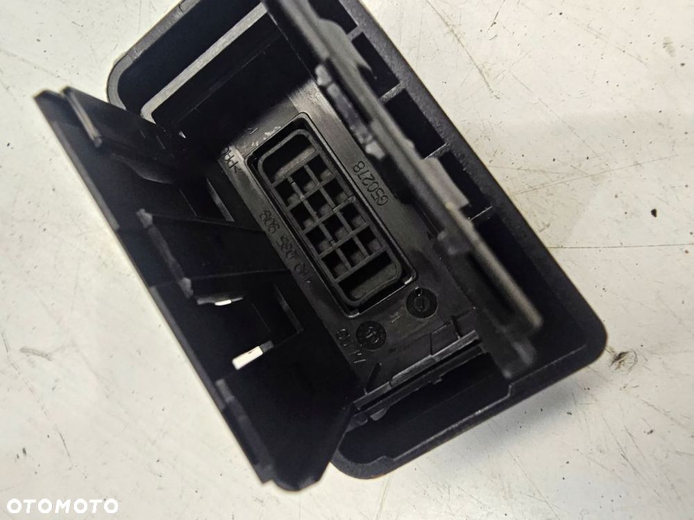 OSŁONA ZAŚLEPKA WTYCZKI MMI AUDI VW SEAT 4H0035909 - 4