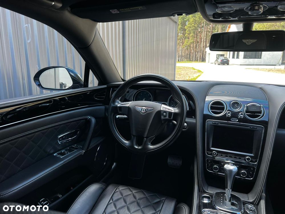 Bentley Flying Spur V8 S - 11