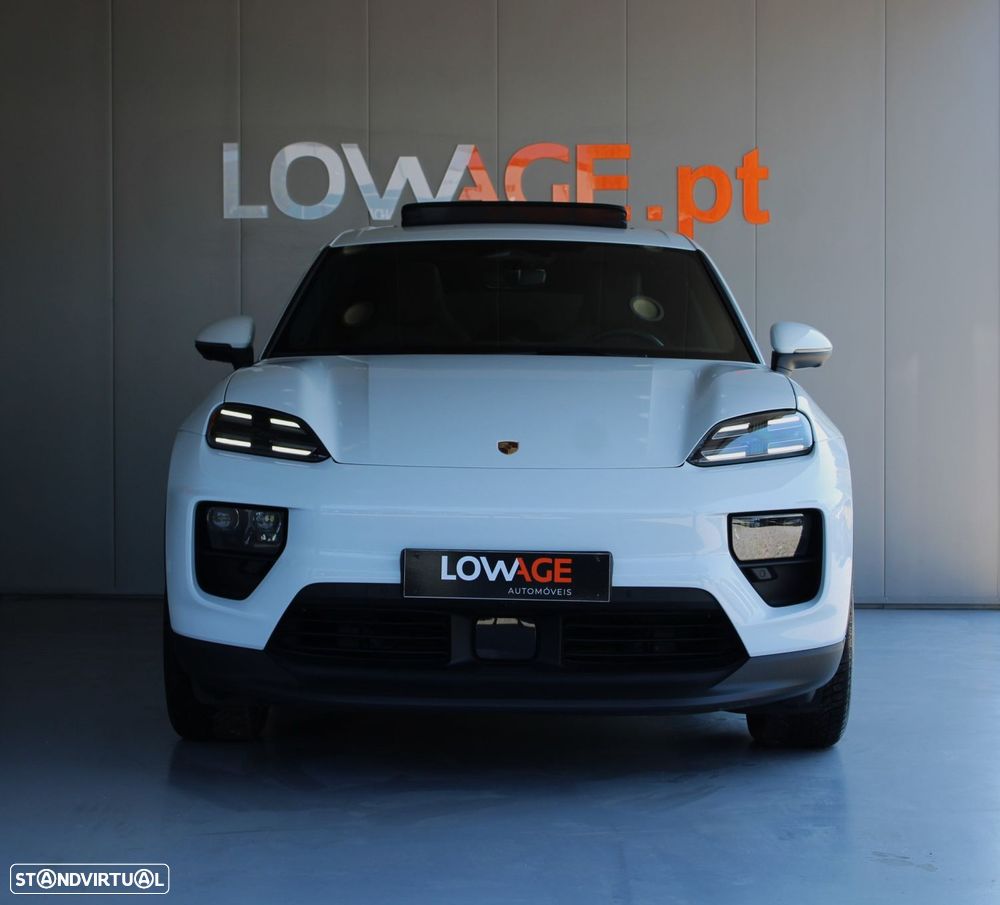 Porsche Macan Electric 4 - 7